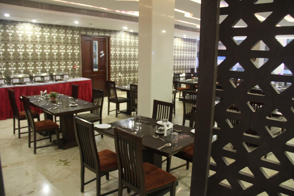 Lakshmi Hotel Тханджавур Екстер'єр фото