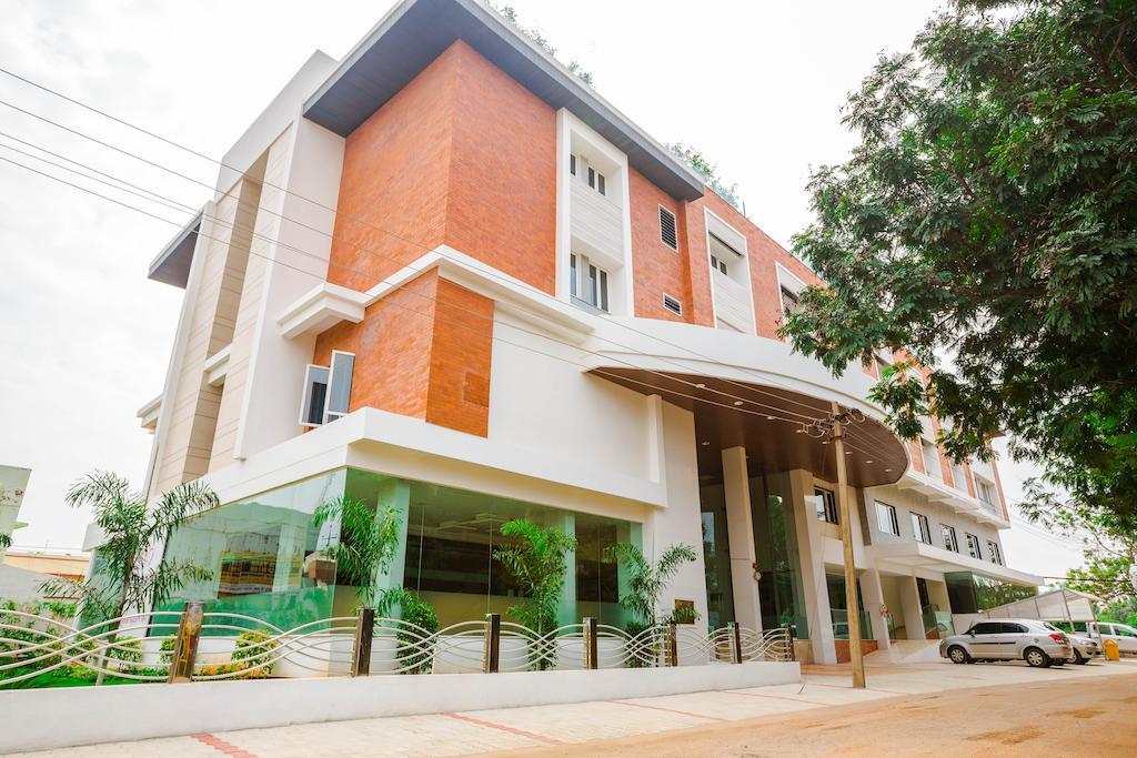 Lakshmi Hotel Тханджавур Екстер'єр фото